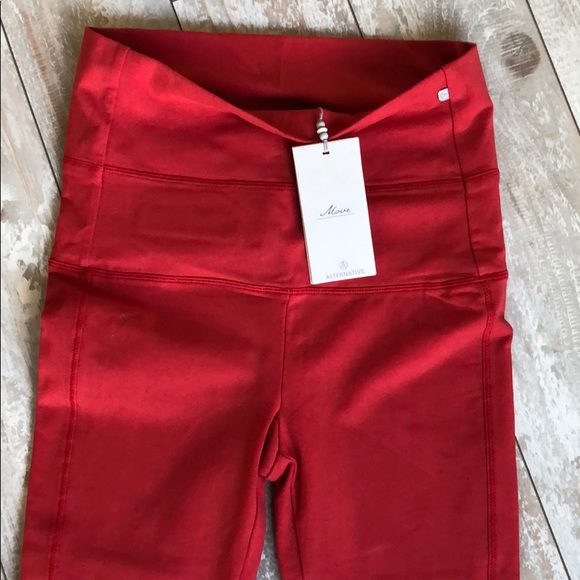 Alternative “Move” Red Keyhole Leggings.1949 - Picture 4 of 6